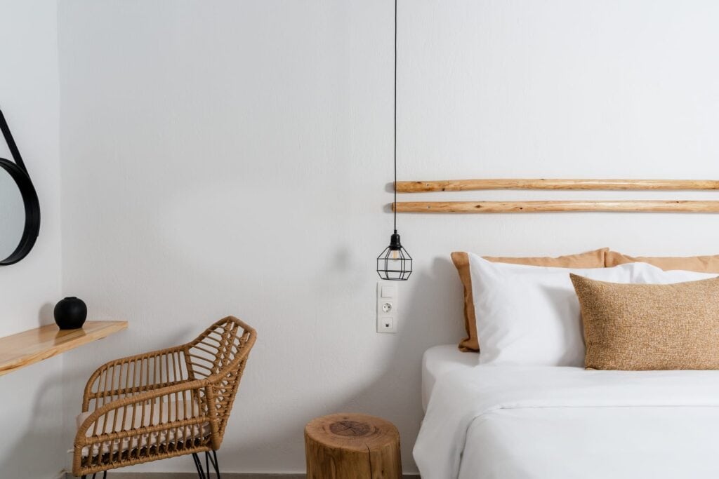 Comfortable double room with modern decor and minimalist design in the Cyclades. Perfect for relaxin.