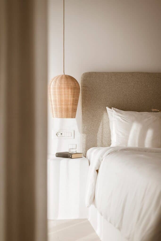 Pool Suite with Side Sea View - 35m², modern hotel accommodation in the Cyclades.