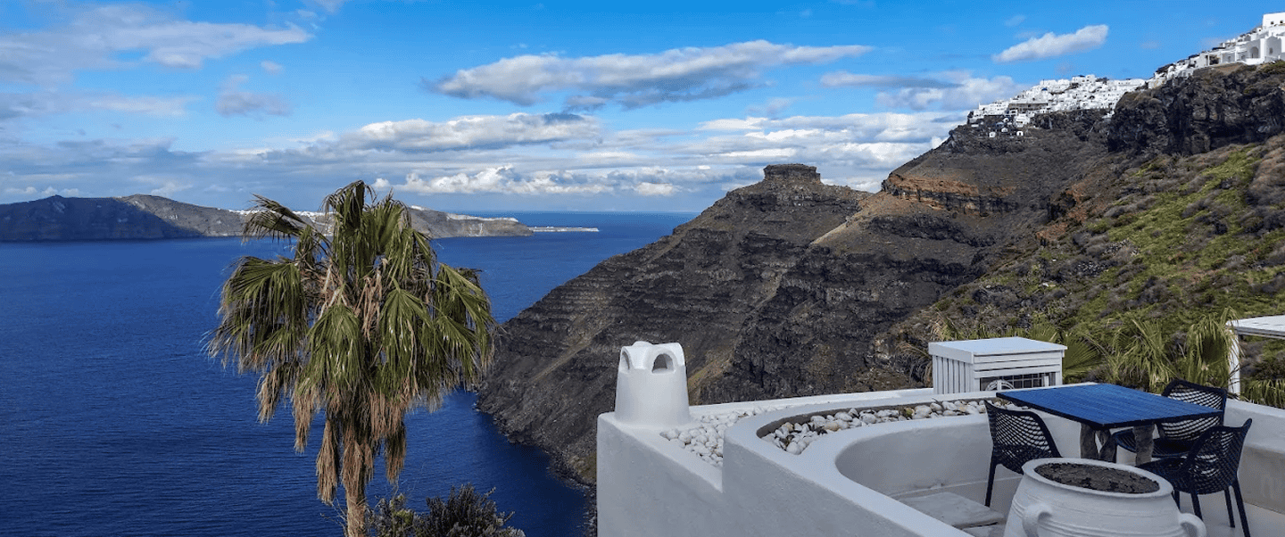 Elegant mill houses with panoramic sea views in the Cyclades, perfect for a luxurious stay at Mr and.