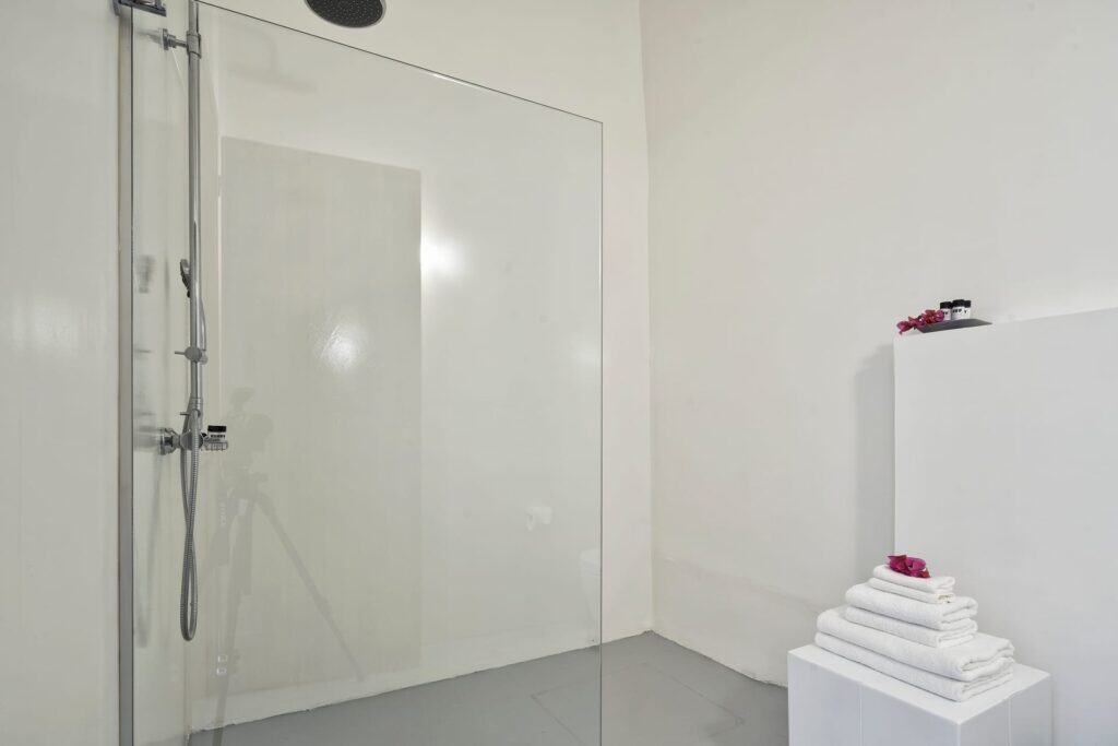 Bright one-bedroom suite with garden view in Mr and Mrs White Hotels Cyclades.