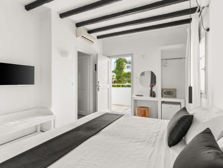 Superior Double Room with Garden View - Mr and Mrs White Hotels Cyclades, featuring modern decor and.