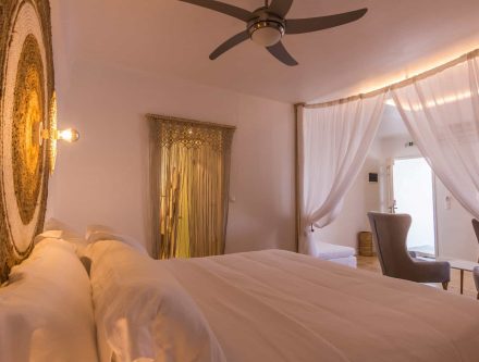 Luxury Gerontas Suite with outdoor Jacuzzi and sea view at Mr and Mrs White Hotels Cyclades.