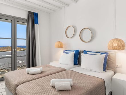 Sea View Double Room with Disability Access and Balcony, 17m².