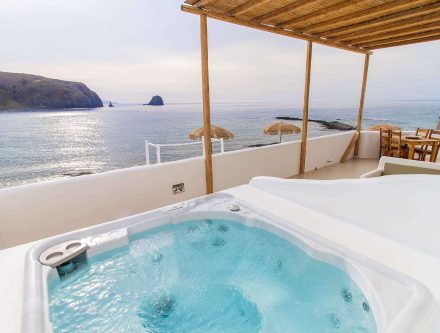 Sea View Klima Suite with Outdoor Jacuzzi, overlooking the Aegean Sea and Cyclades islands. Perfect.