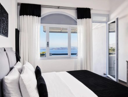 Sea View Standard Room with Caldera View - Mr and Mrs White Hotels Cyclades, offering stunning calde.