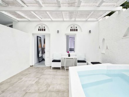 Garden View Deluxe Suite with Outdoor Jet Tub in Cyclades.